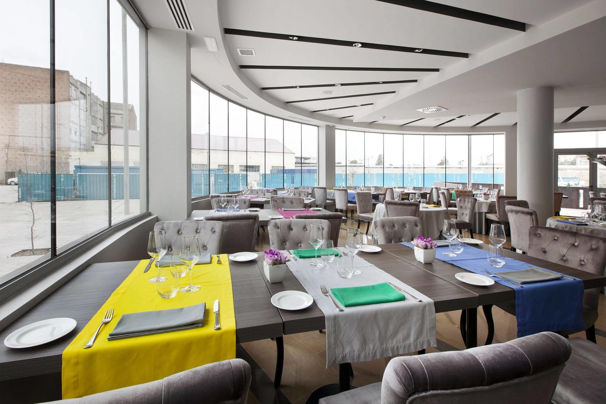 Hotel Masmonzon Ngoại thất bức ảnh